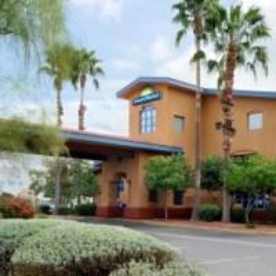 Days Inn & Suites By Wyndham Mesa Near Phoenix Exterior foto